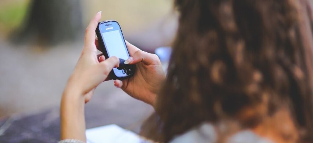 -Por que estudar com o celular por perto destrói a atenção