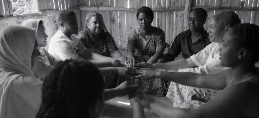 Nunca confie apenas em si mesmo por que a autossuficiência nos deixa mais frágeis